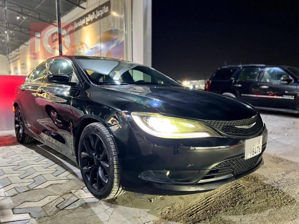 Chrysler 200